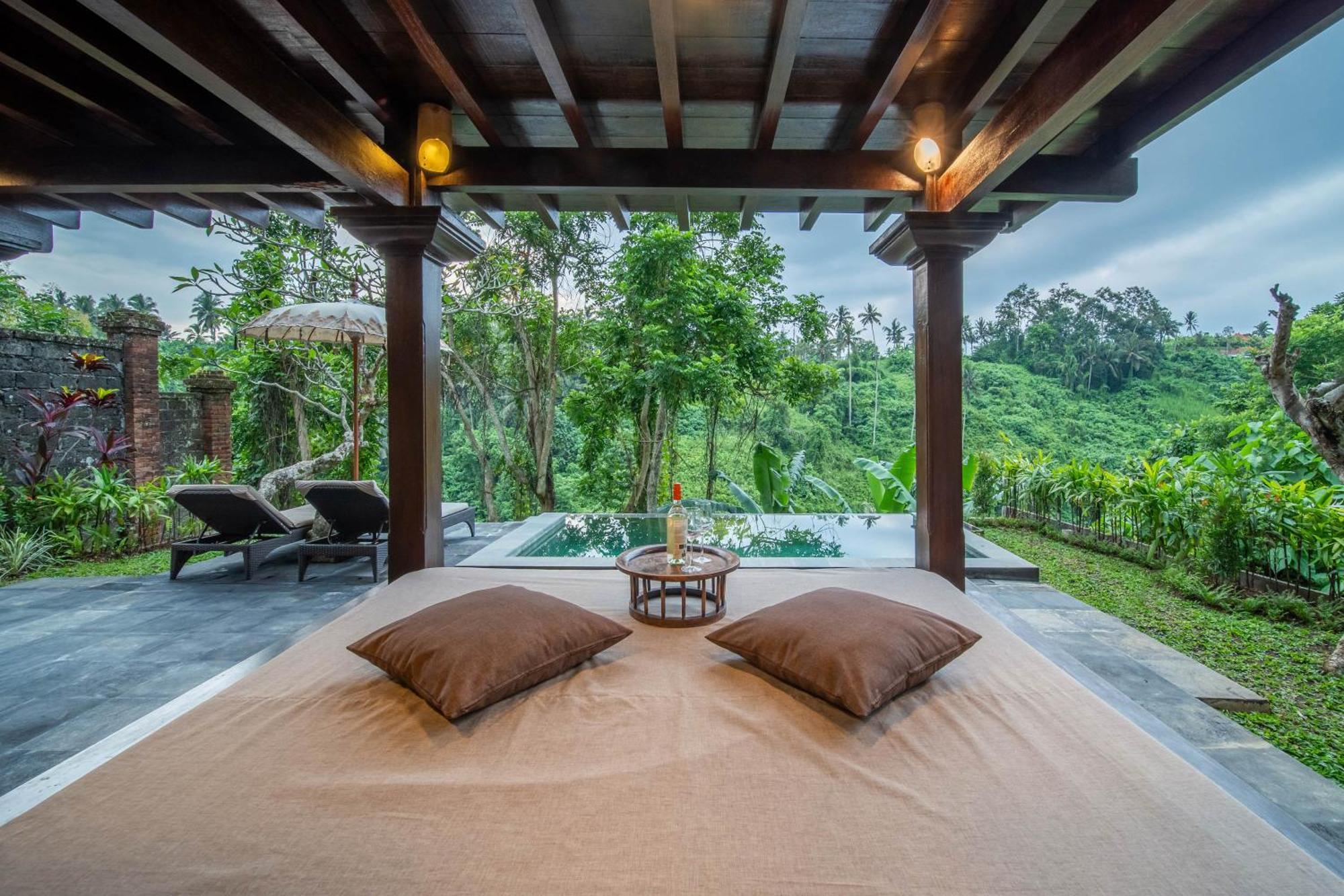 Natura Villa Ubud Værelse billede